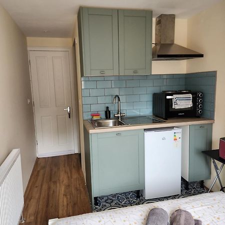 Ensuite Studio Flat Crawley-Gatwick Ifield Luaran gambar